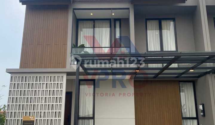 Dijual Rumah 3 Lantai New Cluster Viola Residence Type 8, Summarecon Crown Gading, Bekasi, Jawa Barat
