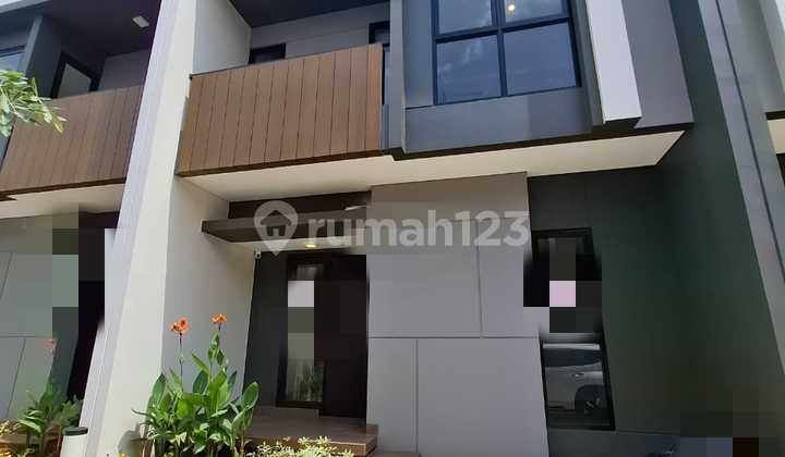 Affordable 2-Story L6 House for Rent in Cluster Regia, Summarecon Crown Gading, Harapan Indah 037