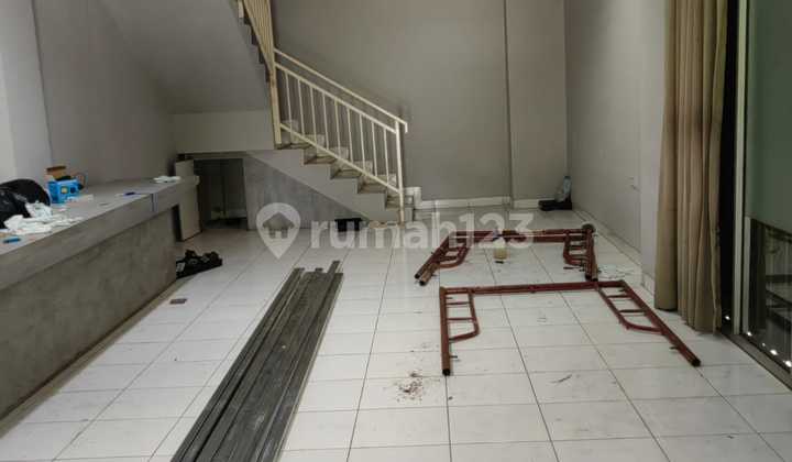 For Rent 3-Story Hook Shop at Bekasi Town Square (Betos) - Strategic & Premium Location (013) 2