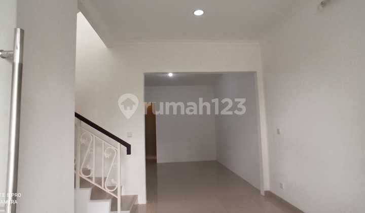 Disewa Rumah Murah Cluster Thames L6 Plus AC, Jakarta Garden City, Cakung 012 2