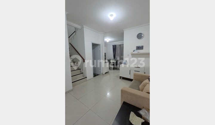 House for Rent Metland Menteng Cakung - 2 Floors Fully Furnished, Facing Park & Strategic! (029)