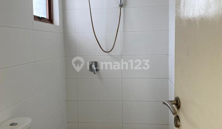 Disewa Rumah Hook 2 Lantai Cluster Cassia Plus AC, Jakarta Garden City, Cakung, 007 2