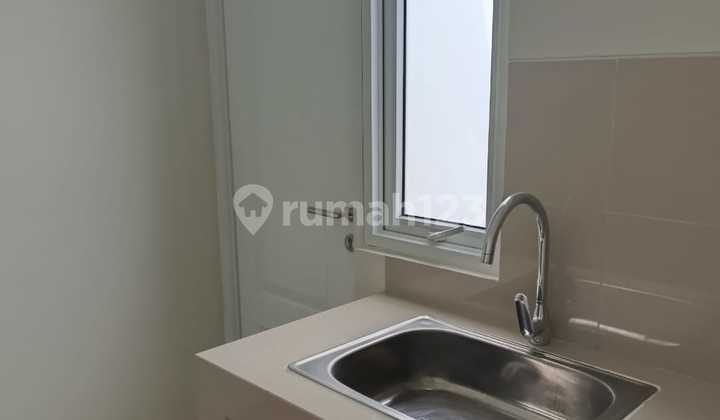 Affordable 2-Story House for Rent with a Classic Modern Concept Only at Summarecon Crown Gading, Bekasi 037 2