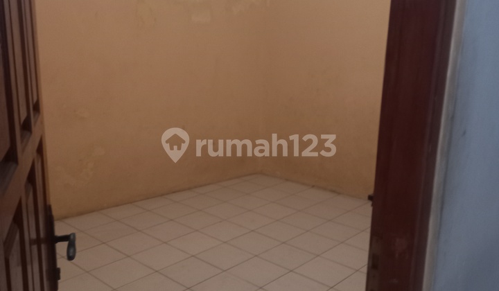 Strategic Location House In Banyumanik 2