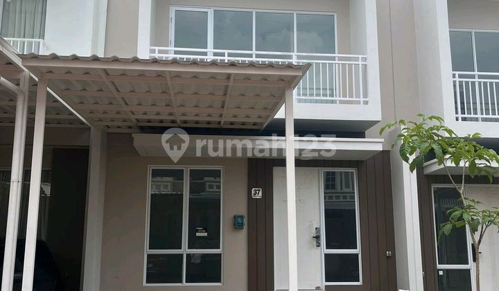 Rumah 2 Lantai Tengah Tengah Kota 1