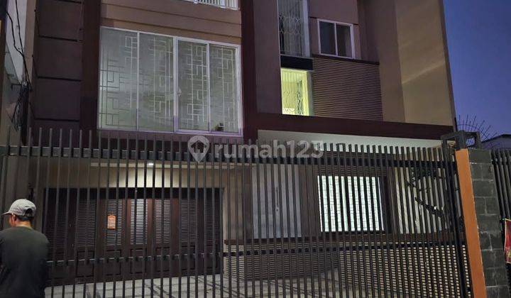 Rumah 3 Lantai Sudah Renovasi Di Boulevard Citra Garden 5 Kalideres Jak Bar 1