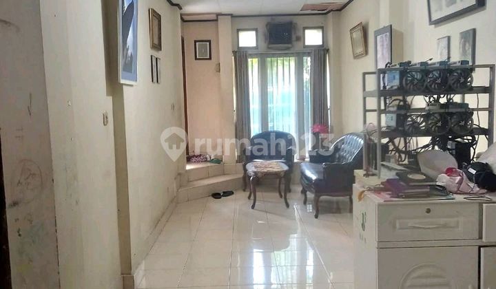Rumah 2 Lt di Puri Indah Kembangan Jakbar