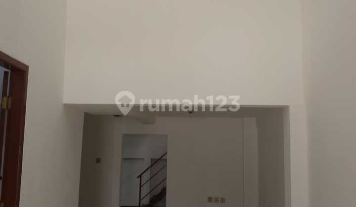 Sewa Rumah 1.5 Lt Siap Tinggal di Puri Indah Kembangan Jak Bar 2