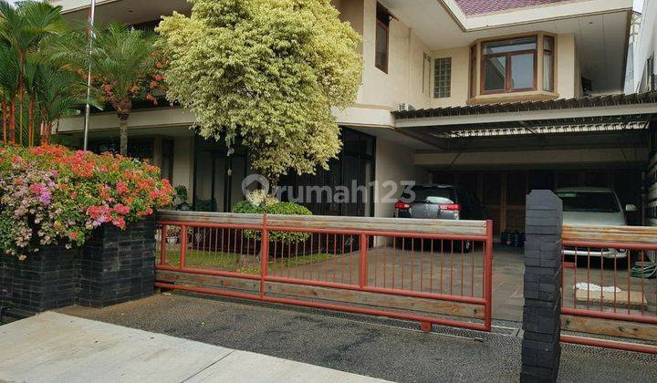 Dijual Rumah Mewah Bawa Hoki 2 Lantai Bagus Semi Furnished SHM di Bukit Gading Villa Kelapa Gading, Jakarta Utara 2