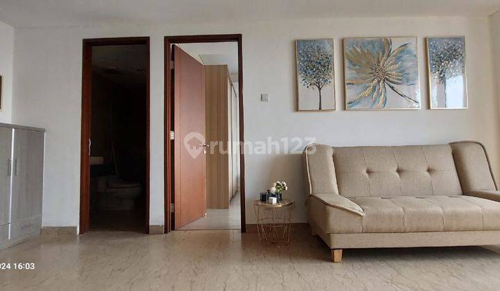 Disewakan Apartement The Royale Springhill 1 BR Furnished Bagus Balkon Luas Dan Free Parkir  2