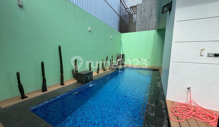 Alam Sutera 2-Story House Semi-Furnished with Pool