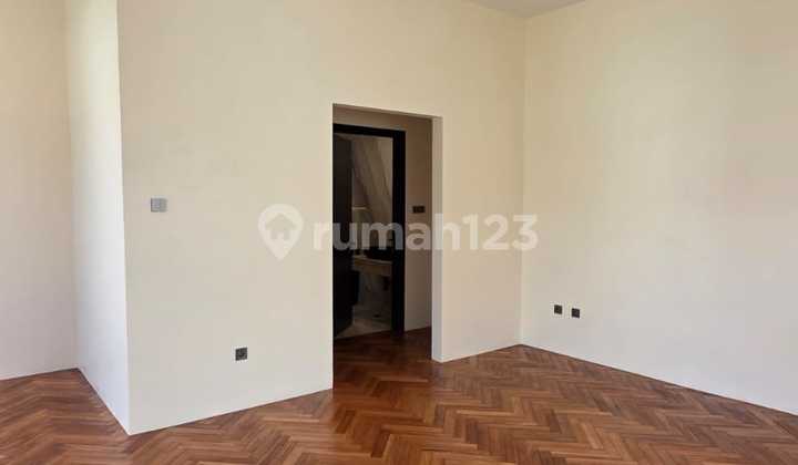 Brand New Luxury House, Beverly Golf Garden, Lippo Karawaci, Tangerang 2