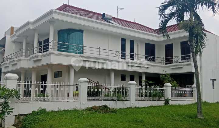 Rumah Hoek, Rapih & Siap Huni Raffles Hills Cibubur