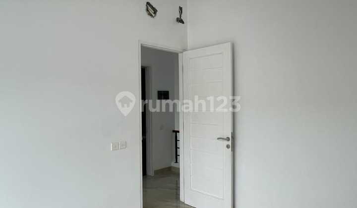 Newly Renovated House in Topaz Cluster, Phg Gading Serpong 2