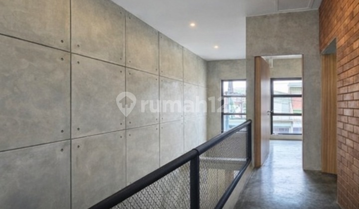 Rumah Industrial Modern Nusa Loka Bsd City, Desain Estetik 2