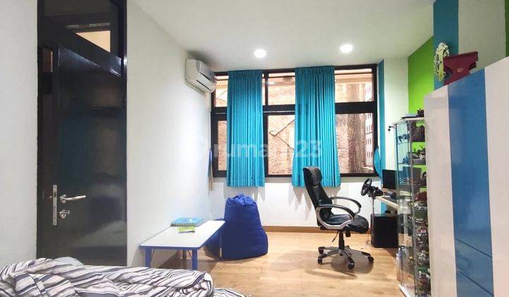 Rumah  Bagus Tengah Kota Unfurnished Sayap Sudirman  2