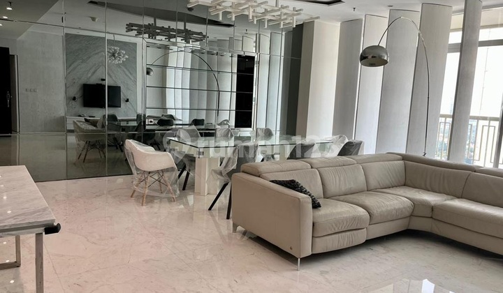 Disewa Apartemen Botanica Furnished 3BR Uk225m² at Jakarta Selatan
