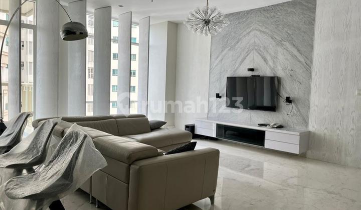 Disewa Apartemen Botanica Furnished 3BR Uk225m² at Jakarta Selatan
 2