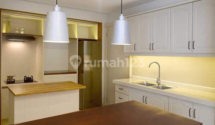 For Rent: Executive Furnished 1 Bedroom Apartment, 93 m², in Menteng, Central Jakarta 2