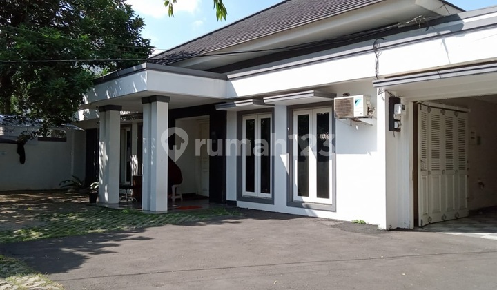 Luxury House For Sale On Jl. Bangka Size 696 m² in South Jakarta