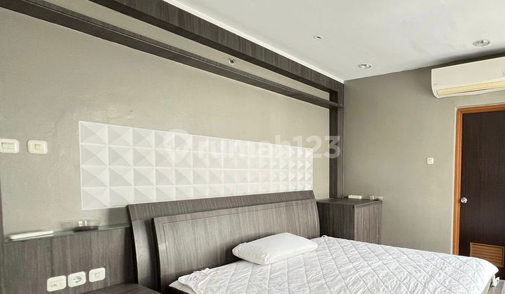 For Rent Townhouse Cosmo Park 120m2, 2-story Furnished in Central Jakarta 2