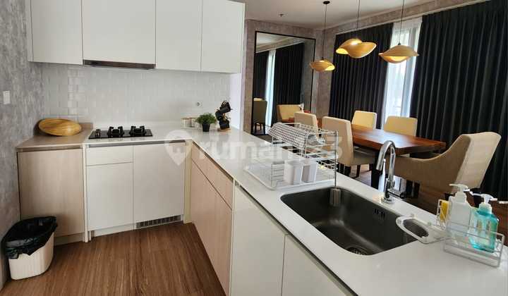 For Rent Apartment Lloyd Tower 3BR Size 135m² Luxury Furnished at Alam Sutra 2