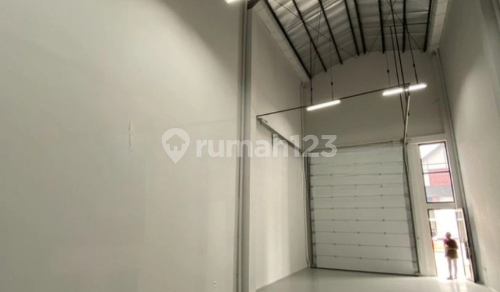 Dijual Gudang Bizpark PIK2 Uk 180 m² at Pantai Indah Kapuk Tangerang 
