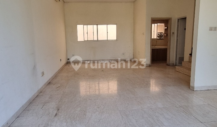 For Rent Crown Mansion House Size 8x17 m² in North Jakarta