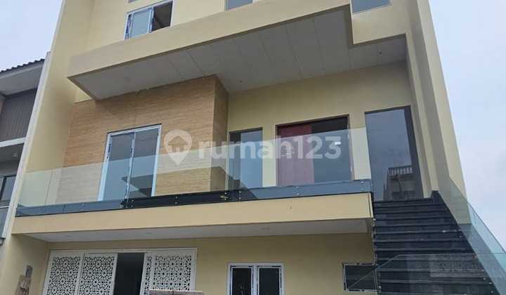 For Sale House PIK Contractor Built Brand New Full Marble Size 200m² in North Jakarta