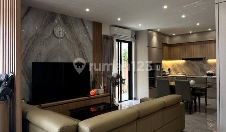 Dijual Rumah PIK2 Furnished ELEGANT UK 9X15 Hook at Pantai Indah Kapuk 2, Tanggerang Banten 