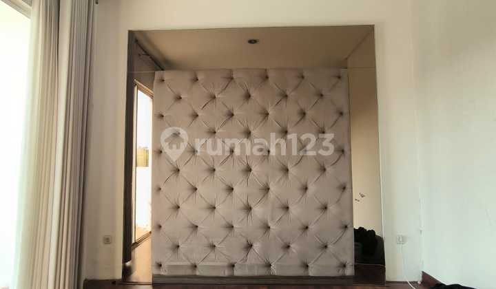 Disewa Rumah PIK Crown Golf Furnish Uk 8x24 m² at Jakarta Utara 
 2