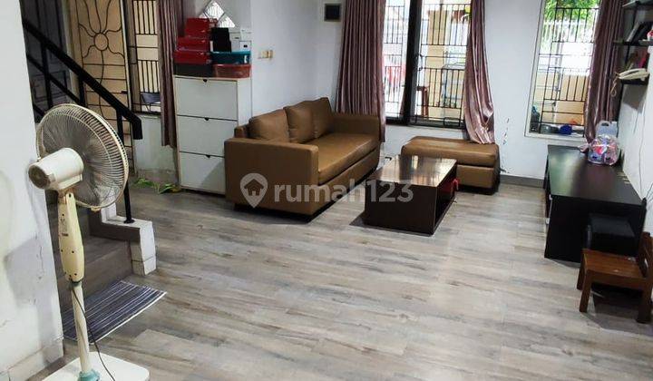 Rumah 2 Lantai Bagus Unfurnished SHM di Taman Palem, Jakarta Barat 1