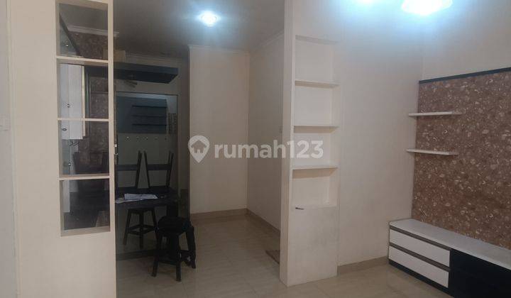 Disewakan rumah rapi siap huni semi furnish di royal palm taman surya 5 jakarta barat 2