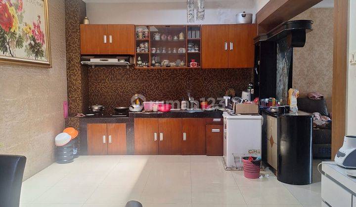 Disewakan Rumah Bagus 2,5 Lantai Semi Furnished di Taman Grisenda Kapuk Jakarta Utara 2