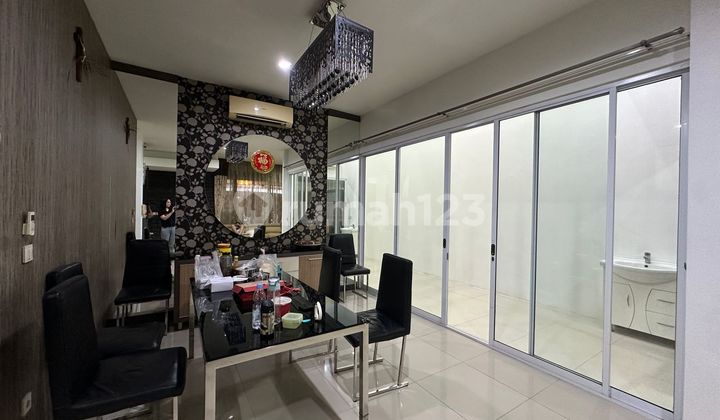 Disewakan Rumah Furnish Rapi 3 Lantai di Citra Garden 6 Cengkareng Jakarta Barat