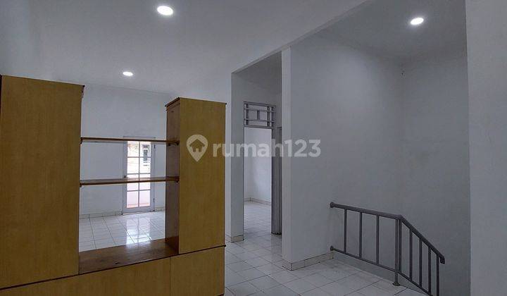 Disewakan Rumah Rapi Siap Huni Uk 6x20 di Taman Palem Lestari Cengkareng Jakarta Barat 2