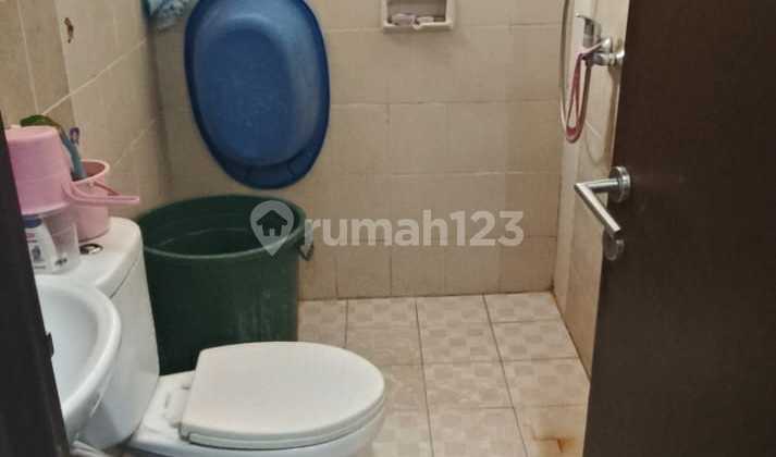 For quick sale: Neat, move-in ready house in Casa Jardin complex, Daan Mogot, West Jakarta. 2