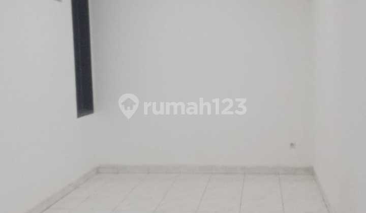 Rumah 2 ½ lantai ukuran 5,5x19 di Citra Garden 1 - jakarta barat  2