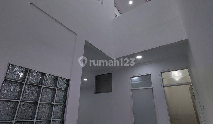 Disewakan Rumah Rapi Siap Huni Uk 6x20 di Taman Palem Lestari Cengkareng Jakarta Barat 2