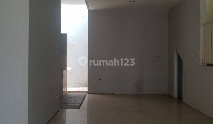 Dijual/ disewakan Rumah 2 Lantai Bagus Unfurnished SHM di Citra Garden 6, Jakarta Barat 1