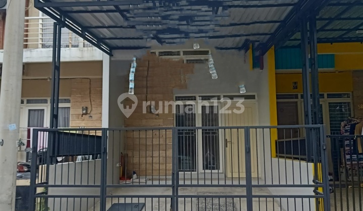 Disewakan Rumah Siap Huni di Park Residence Taman Surya Jakarta Barat