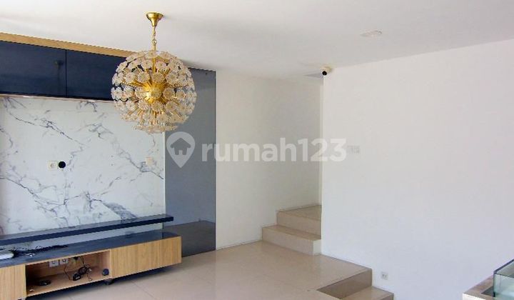 Dijual Cepat Rumah Rapi dengan Swimming Pool di Citra Garden 8 Cengkareng Jakarta Barat