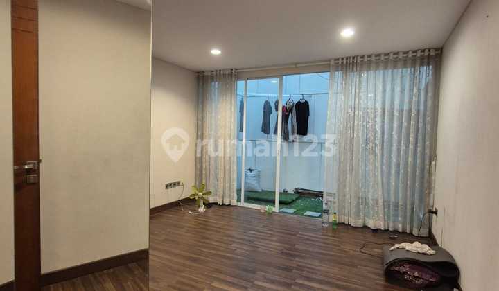For Rent Modern Tidy Semi-Furnished House Size 10X20 in Permata Buana, Kembangan West Jakarta 2