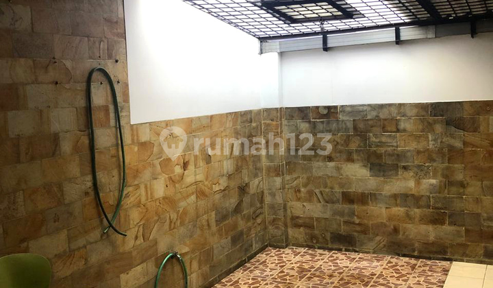 Disewa Rumah Rapi Taman Parahyangan Lippo Karawaci 2