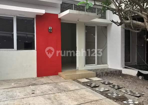 Rumah baru di renov Serpong Lagoon Pelican