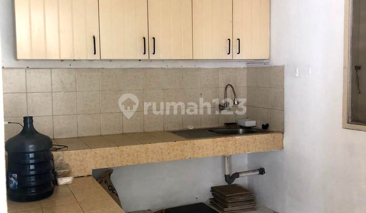 For Rent: Hoek PHG House in Gading Serpong, Spacious Parking. 2