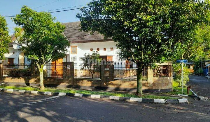 Rumah Terawat Bagus Hook Sangat Luas Strategis di Antapani 2