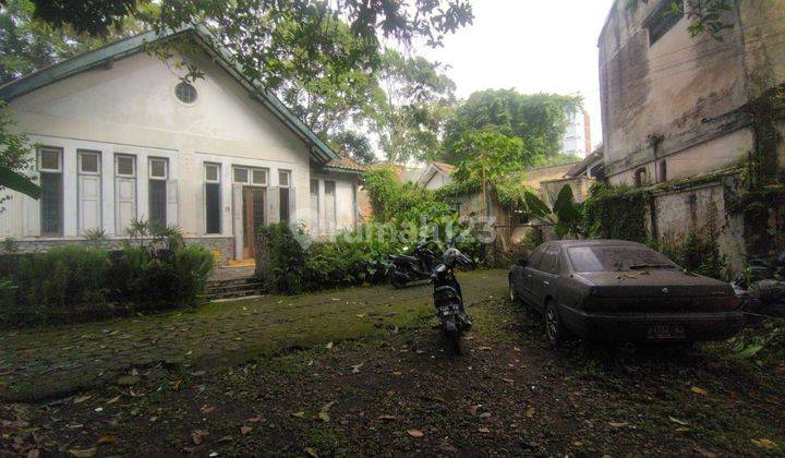 Rumah Belanda Heritage Hitung Tanah di Main Road Dago 1