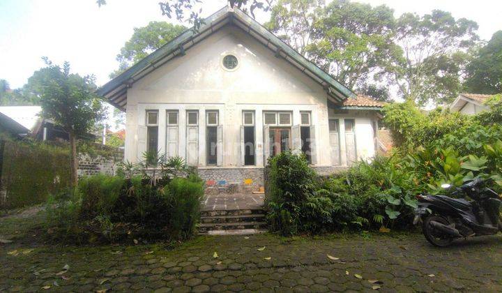 Rumah Belanda Heritage Hitung Tanah di Main Road Dago 2