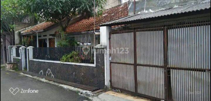 Rumah Lama Terawat di Komplek Margahayu Raya Bandung Dekat Metro 2